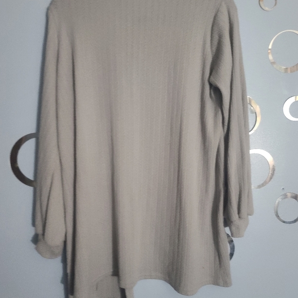 Cardigan - Picture 2 of 3